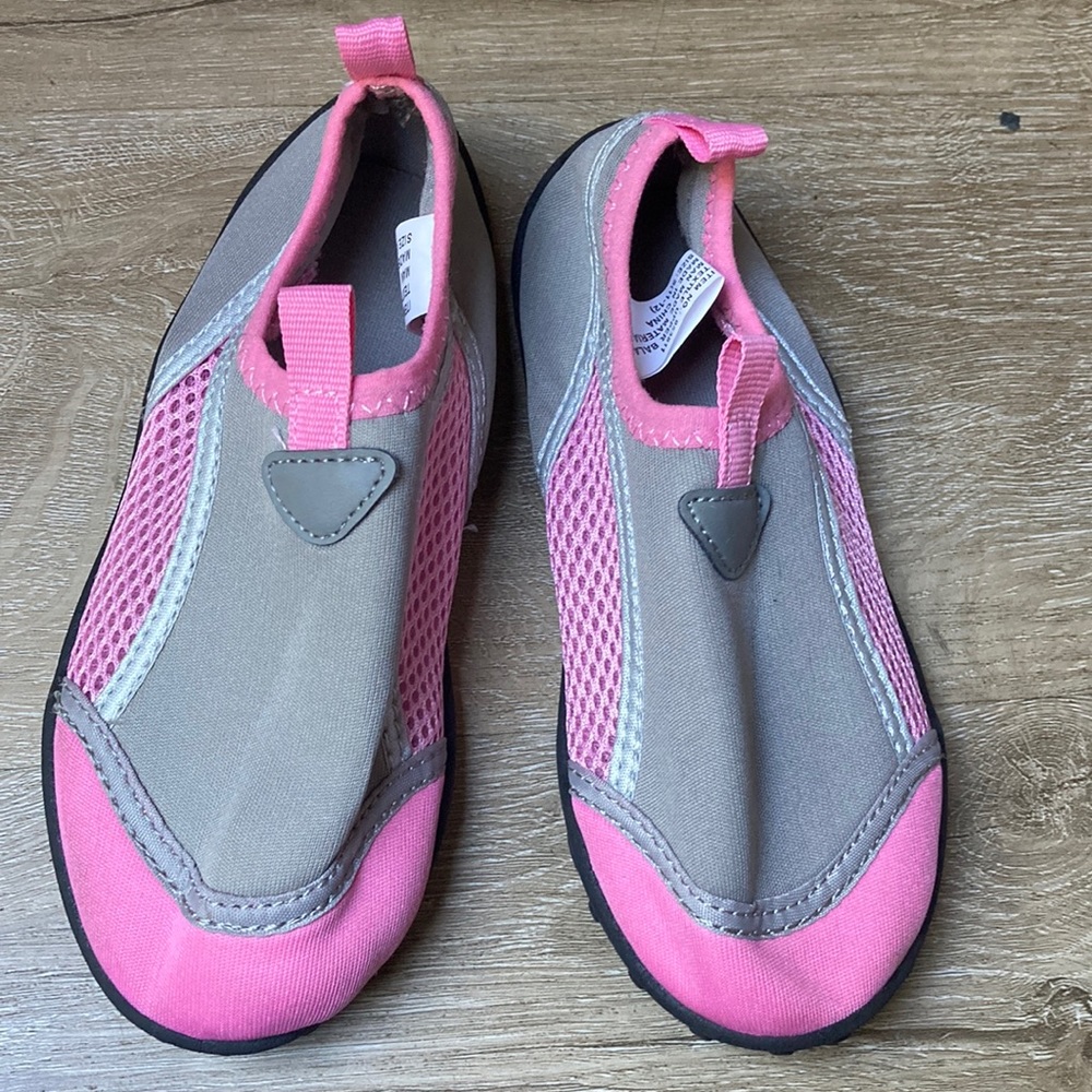 Swimming sandals